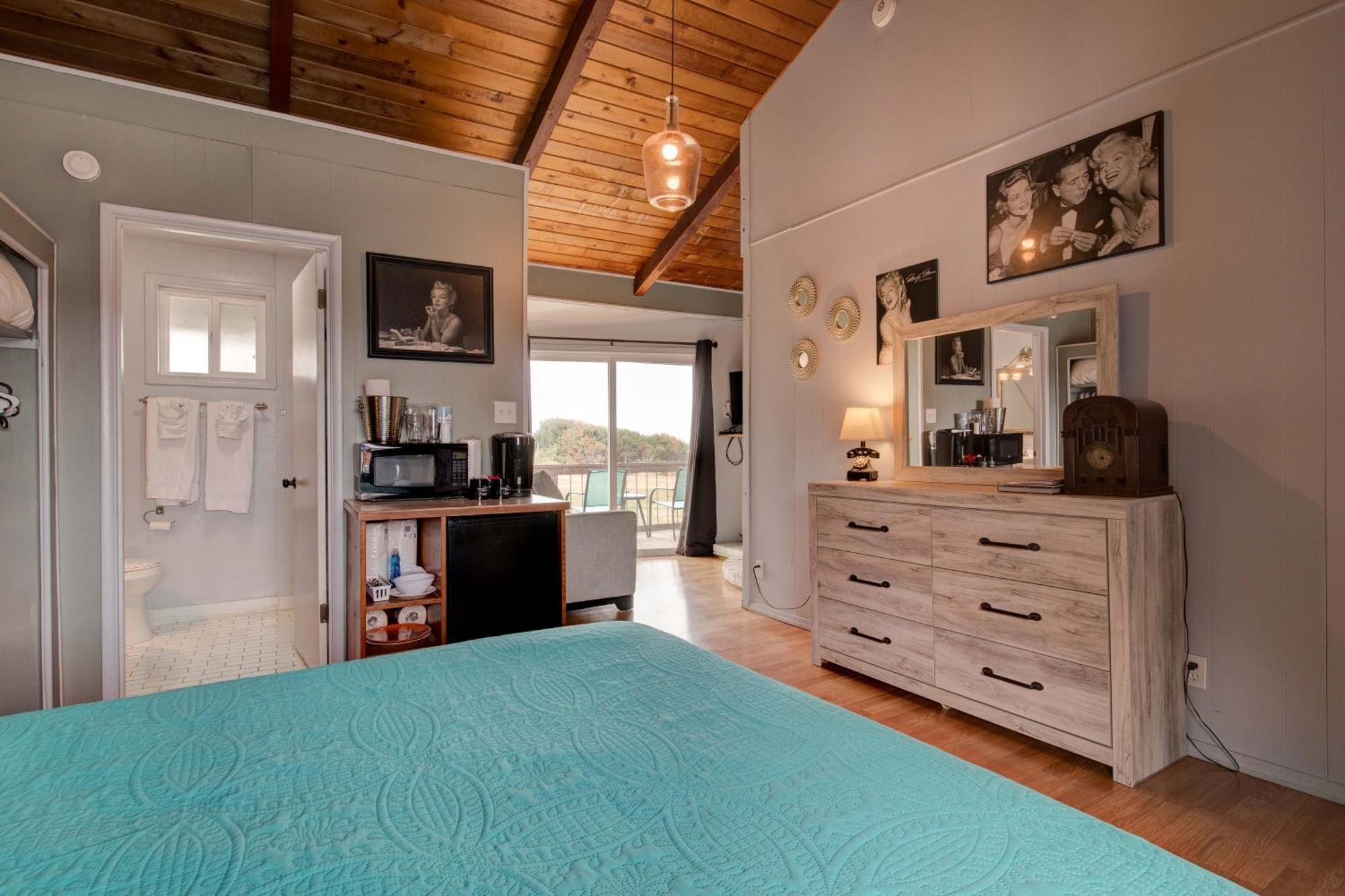 Moolack Shores Inn Newport Room photo